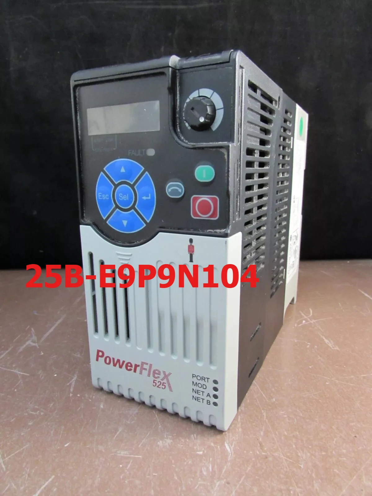 Используется для привода переменного тока Allen Bradley 25B-E9P9N104 PowerFlex 525
Используется для привода переменного тока Allen Bradley 25B-E9P9N104 PowerFlex 525