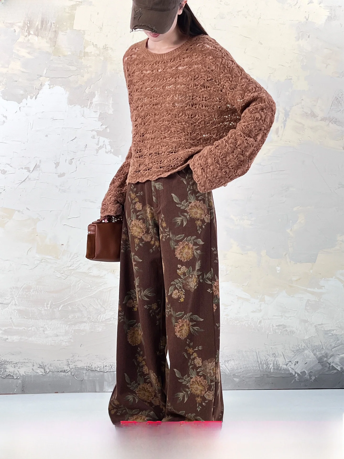 Женские брюки с высокой талией, широкими штанинами и принтом, свободного кроя, прямые, повседневные, из хлопка, на молнии, осень 2025, Mary Timms
Женские брюки с высокой талией, широкими штанинами и принтом, свободного кроя, прямые, повседневные, из хлопка, на молнии, осень 2025, Mary Timms