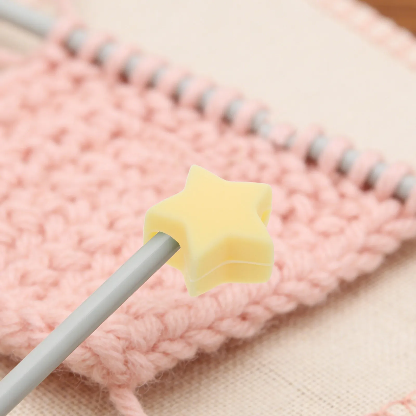 10 шт. силиконовых колпачков для вязальных спиц в форме звезды, ограничители для маленьких вязальных спиц, защитные заглушки, принадлежности для рукоделия, желтые
10 шт. силиконовых колпачков для вязальных спиц в форме звезды, ограничители для маленьких вязальных спиц, защитные заглушки, принадлежности для рукоделия, желтые