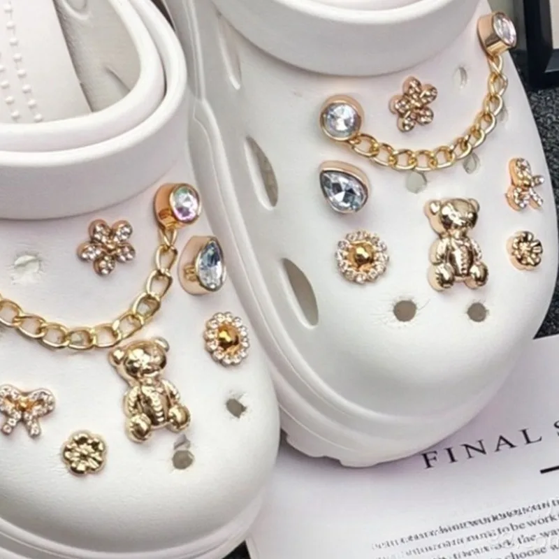 14PCS Fashion Shoe Charms Set Accessories Hole Shoe Buckle Premium Cartoon Bear Metal Chain Diamond DIY 3D Shoes Decorations
14PCS Fashion Shoe Charms Set Accessories Hole Shoe Buckle Premium Cartoon Bear Metal Chain Diamond DIY 3D Shoes Decorations