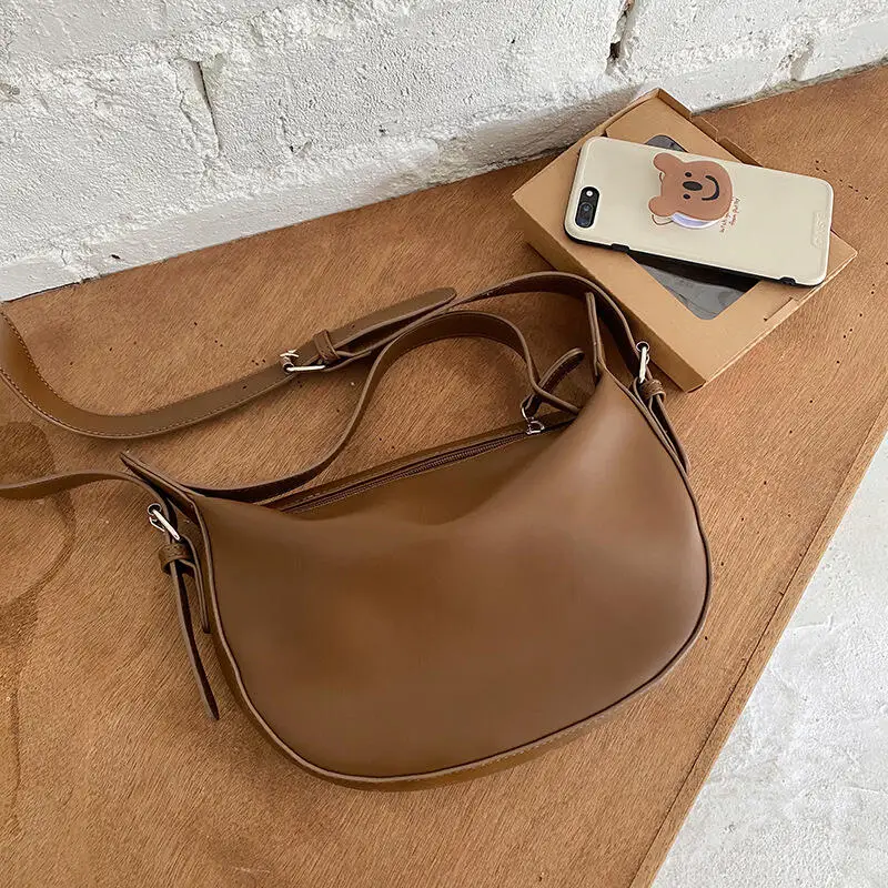 New Versatile Women's Bags Shoulder Bags Fashion Leisure Versatile Outdoor Trend Korean Soft Skin Jiaozi Bao Lady Crossbody Bags
New Versatile Women's Bags Shoulder Bags Fashion Leisure Versatile Outdoor Trend Korean Soft Skin Jiaozi Bao Lady Crossbody Bags