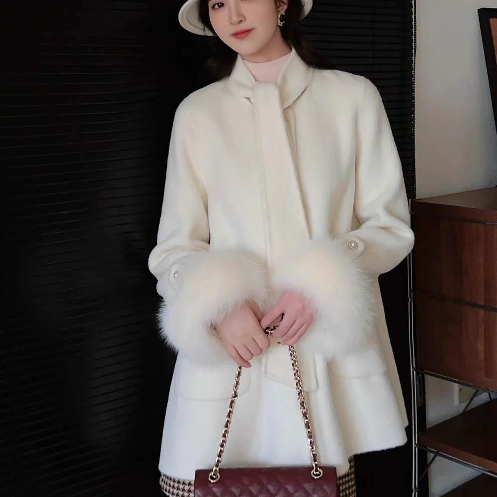 Autumn 2025 Winter Office Lady Overcoats Fox Fur Long Sleeve Woolen Coat Wool Women's Clothing Jacket
Autumn 2025 Winter Office Lady Overcoats Fox Fur Long Sleeve Woolen Coat Wool Women's Clothing Jacket