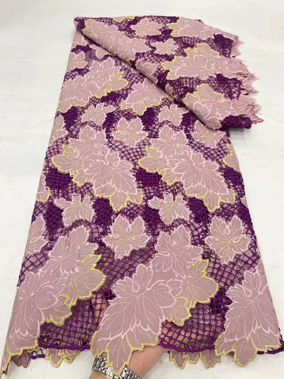 Latest Pink Nigerian Cord Lace Fabric 2024 High Quality French African Guipure Lace Fabric For Wedding Party Dress Sew LDP24132
Latest Pink Nigerian Cord Lace Fabric 2024 High Quality French African Guipure Lace Fabric For Wedding Party Dress Sew LDP24132