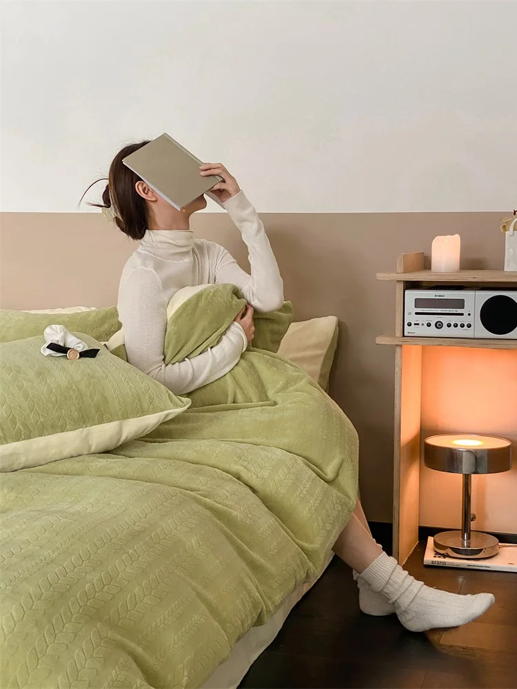 Утепленный простой корейский комплект из четырех предметов из молочного бархата с цветочным узором, однотонный, теплый, двусторонний, для девочек, двухцветный, B...
Утепленный простой корейский комплект из четырех предметов из молочного бархата с цветочным узором, однотонный, теплый, двусторонний, для девочек, двухцветный, B...