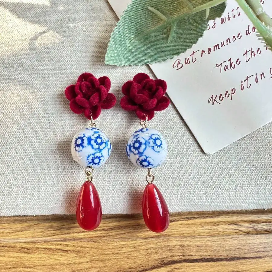 Vine Rose Chinese Style Earrings Red Blue Water Drop Clip On For Women Daily Formal Occasion
Vine Rose Chinese Style Earrings Red Blue Water Drop Clip On For Women Daily Formal Occasion