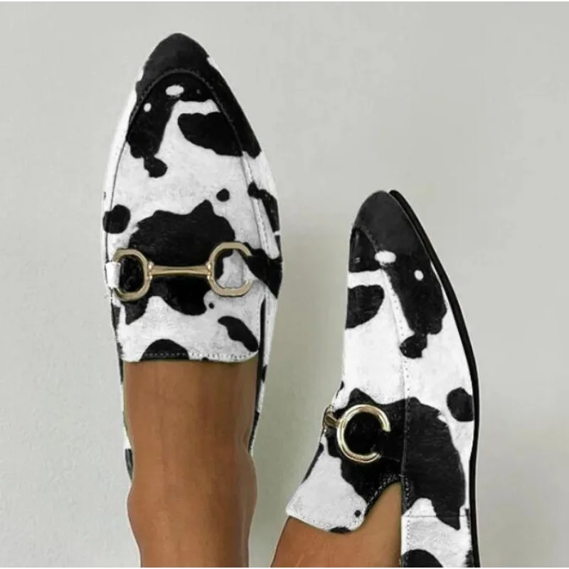 Loafers Women Suede Pointed Toe Vintage Metal Decoration Solid Color Casual Flat Shoes Low Heels Large Size 43 Female Shoes
Loafers Women Suede Pointed Toe Vintage Metal Decoration Solid Color Casual Flat Shoes Low Heels Large Size 43 Female Shoes