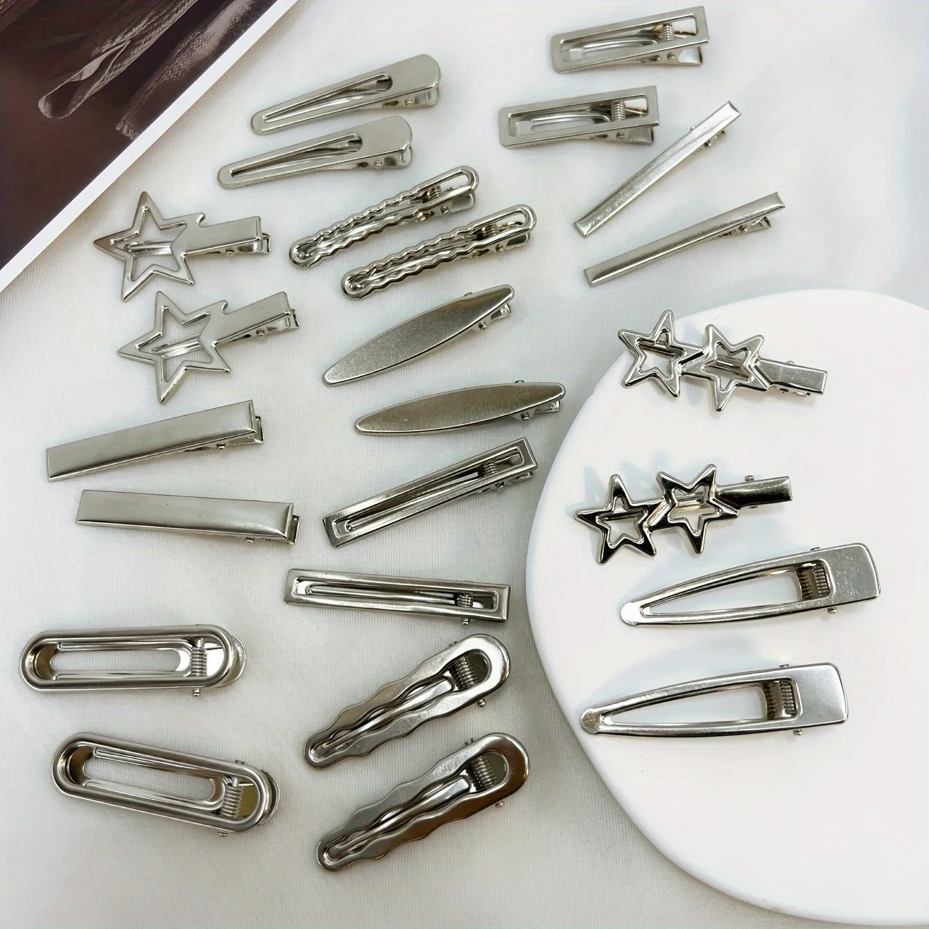 24 piece set of women's hair accessories with hair clips and bangs
24 piece set of women's hair accessories with hair clips and bangs