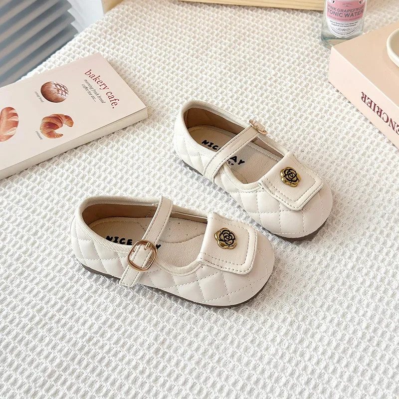 Children Leather Shoes for Girls 2025 Spring New Fashion French Style Soft Bottom Anti-slippery Versatile Princess Wedding Shoes
Children Leather Shoes for Girls 2025 Spring New Fashion French Style Soft Bottom Anti-slippery Versatile Princess Wedding Shoes