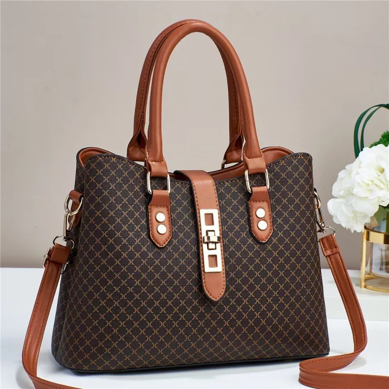 Designers Bag Messenger Handbags Luxurys Fashion Womens CrossBody Clutch Shoulder Bag Letter Handbag Ladies Purse Pocket Totes
Designers Bag Messenger Handbags Luxurys Fashion Womens CrossBody Clutch Shoulder Bag Letter Handbag Ladies Purse Pocket Totes