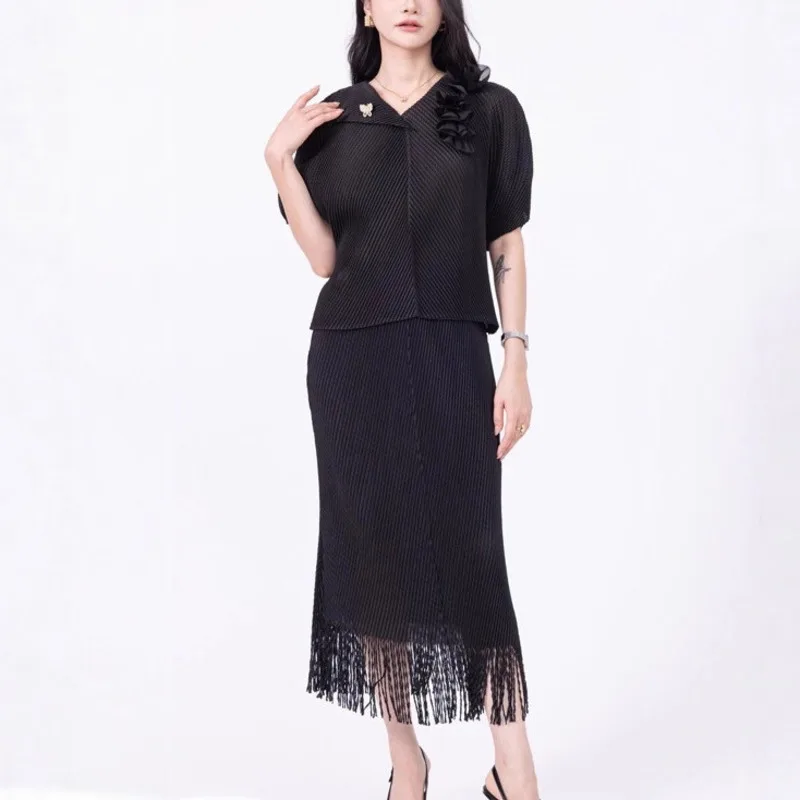 Fashion Solid Color Folds 2 Piece Set Women's Flower V Neck Tops Casual Tassels Skirts 2025 Summer New Tide 17S1828
Fashion Solid Color Folds 2 Piece Set Women's Flower V Neck Tops Casual Tassels Skirts 2025 Summer New Tide 17S1828