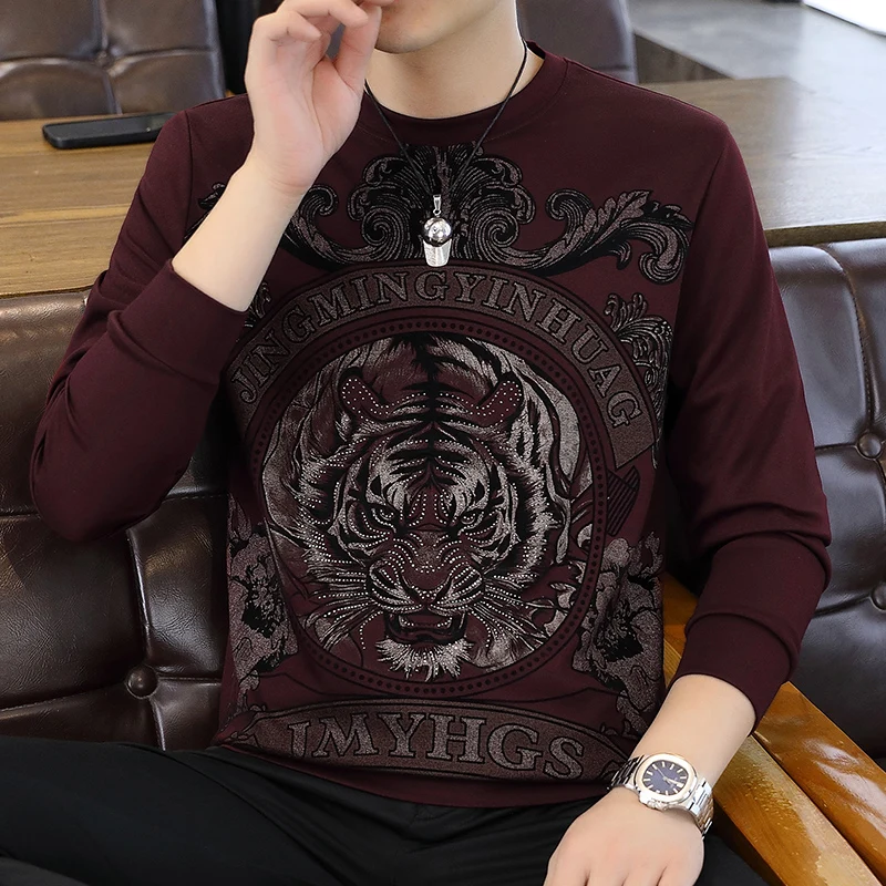 Роскошные толстовки со стразами и тигровым принтом для мужчин, повседневная толстовка с круглым вырезом и длинными рукавами, универсальный уличный пуловер
Роскошные толстовки со стразами и тигровым принтом для мужчин, повседневная толстовка с круглым вырезом и длинными рукавами, универсальный уличный пуловер