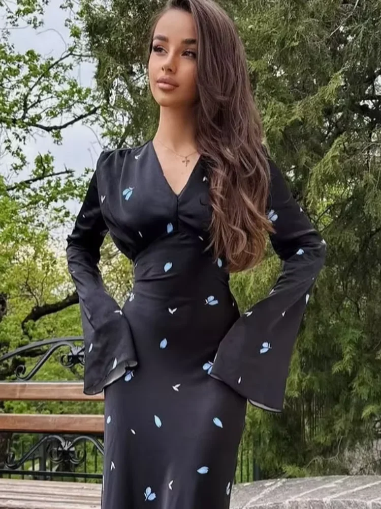 Deep V-horn Long Sleeved Hip Hugging Dress Lady Satin Printed Waistband Long Skirt Elegant Women Summer Date Dressess New 2026
Deep V-horn Long Sleeved Hip Hugging Dress Lady Satin Printed Waistband Long Skirt Elegant Women Summer Date Dressess New 2026