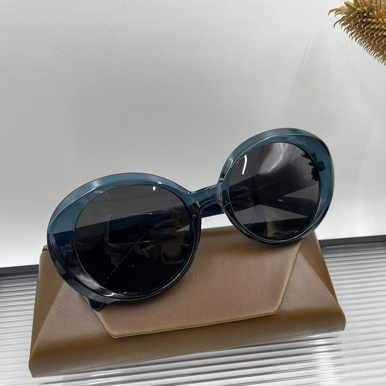 TAORED Trendy Fashion Women's Sunglasses Classic Round Handmade Acetate High-quality Personalized UV400 Polarized Sunglasses
TAORED Trendy Fashion Women's Sunglasses Classic Round Handmade Acetate High-quality Personalized UV400 Polarized Sunglasses