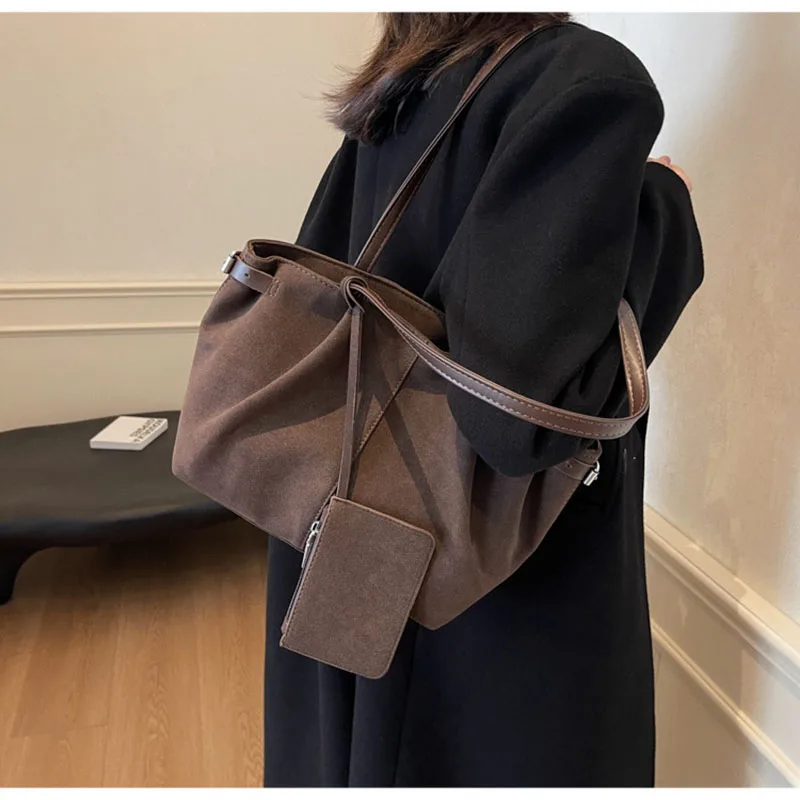 Women Suede Tote Bag with Inner Pocket Underarm Bag with Zipper Solid Color Satchel Bag for Work Travel
Women Suede Tote Bag with Inner Pocket Underarm Bag with Zipper Solid Color Satchel Bag for Work Travel