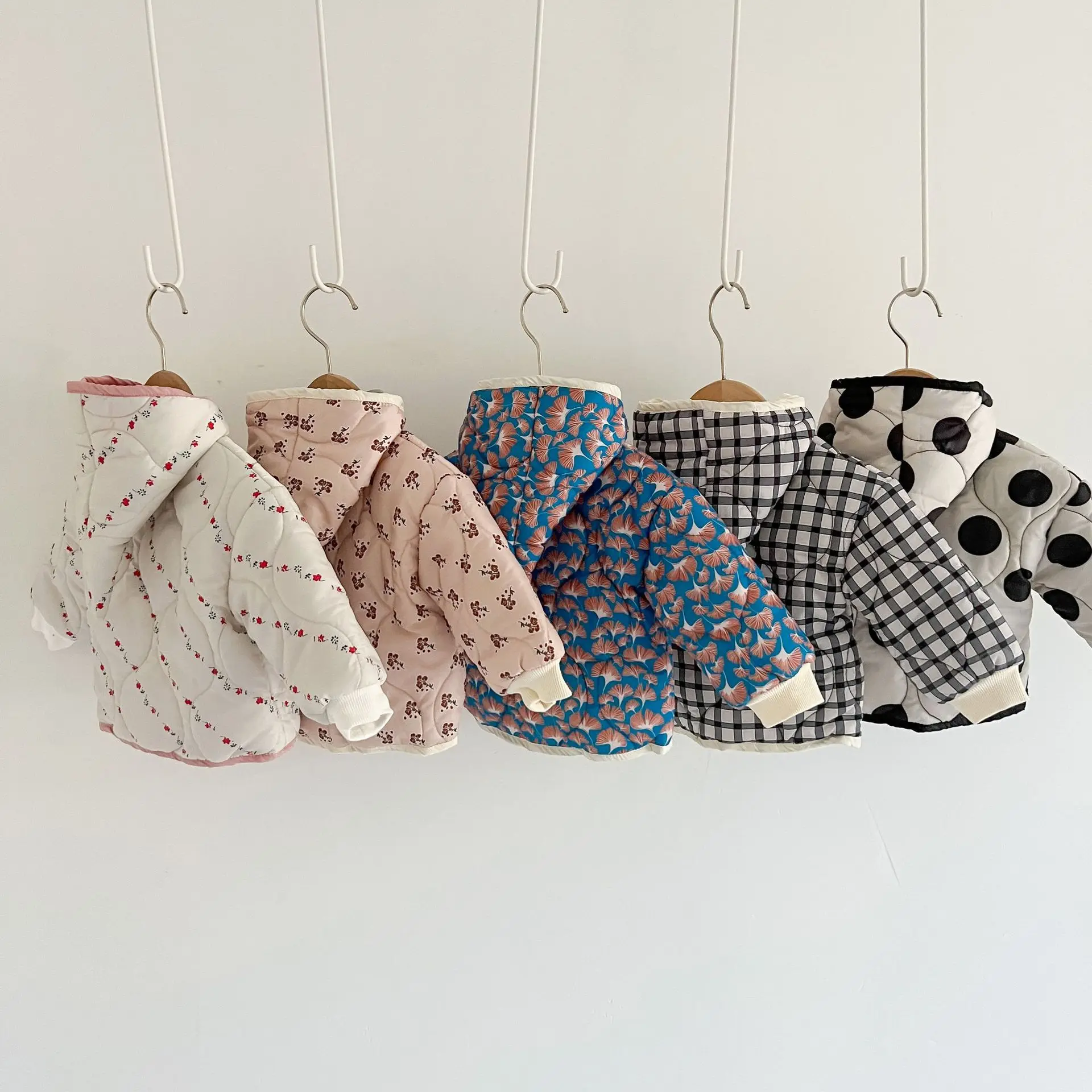 Children's clothing for infants and young children, men's and women's cotton clothing, winter baby hooded jacket, baby short cot
Children's clothing for infants and young children, men's and women's cotton clothing, winter baby hooded jacket, baby short cot