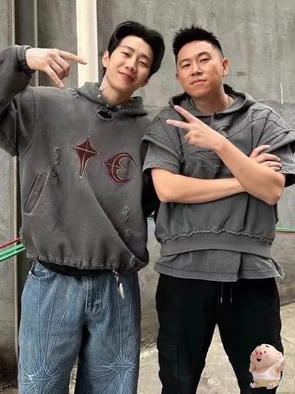 Oversized Streetwear THUG CLUB Hoodies Men Women Trend Hole Retro Vintage Clothing Loose Sweatshirt Pullover
Oversized Streetwear THUG CLUB Hoodies Men Women Trend Hole Retro Vintage Clothing Loose Sweatshirt Pullover