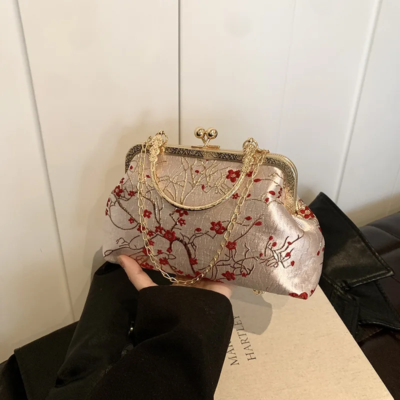Casual Simple Embroidery Shoulder Bags for Women Fashion Elegant Ladies Top-handle Bag Purse Versatile Female Crossbody Clutch
Casual Simple Embroidery Shoulder Bags for Women Fashion Elegant Ladies Top-handle Bag Purse Versatile Female Crossbody Clutch