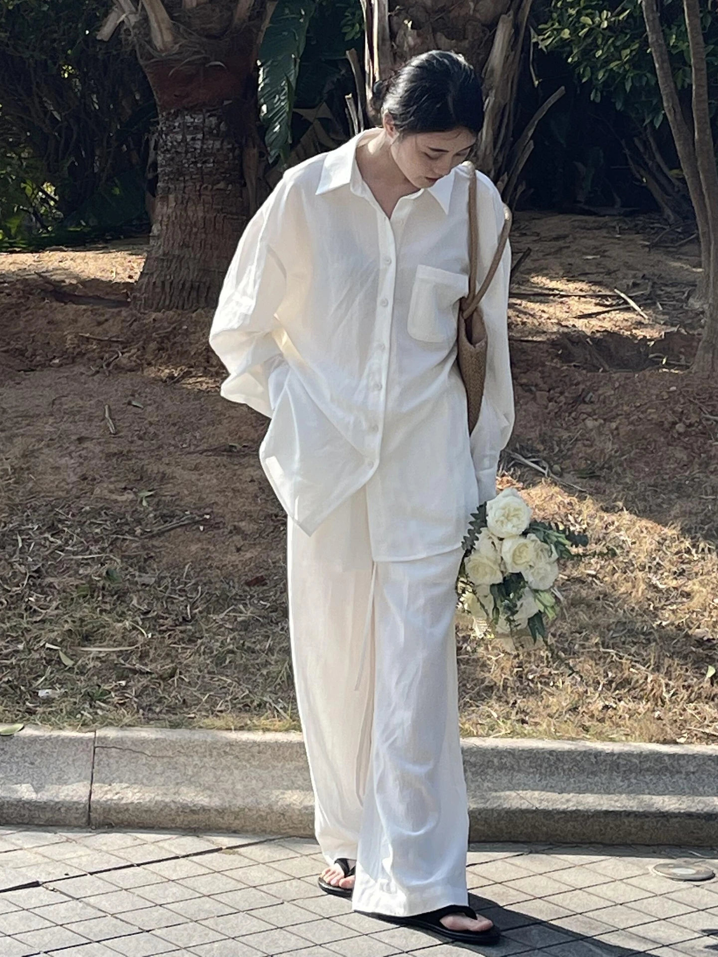 Unique White Cotton Linen Long Sleeve Shirt for Women Summer Casual Style Straight Cut Collar Regular Thickness
Unique White Cotton Linen Long Sleeve Shirt for Women Summer Casual Style Straight Cut Collar Regular Thickness