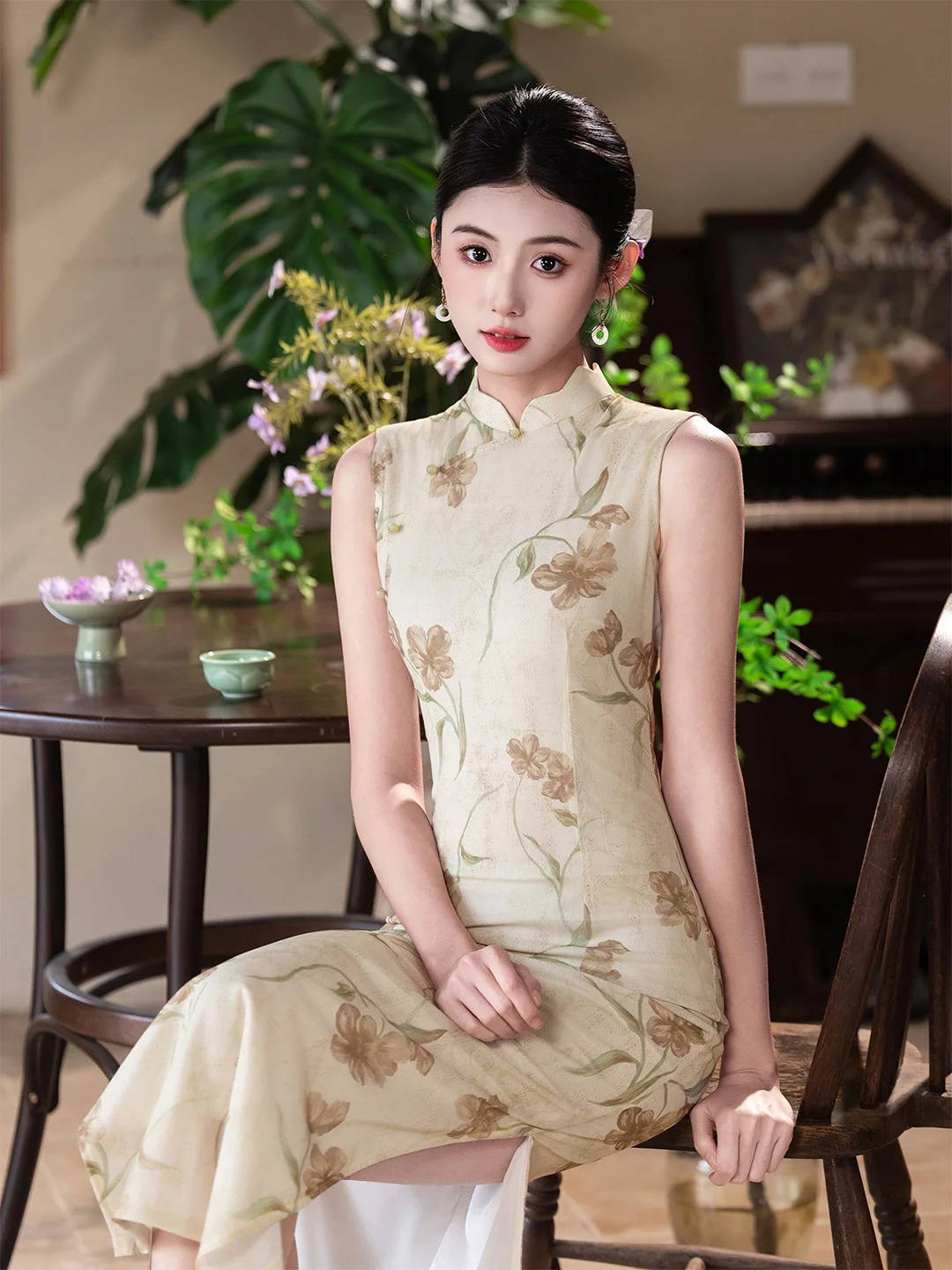 Young Women's New Chinese Style Apricot Color Improved Dress Summer Daily Wear Breathable Long Qipao Gown
Young Women's New Chinese Style Apricot Color Improved Dress Summer Daily Wear Breathable Long Qipao Gown