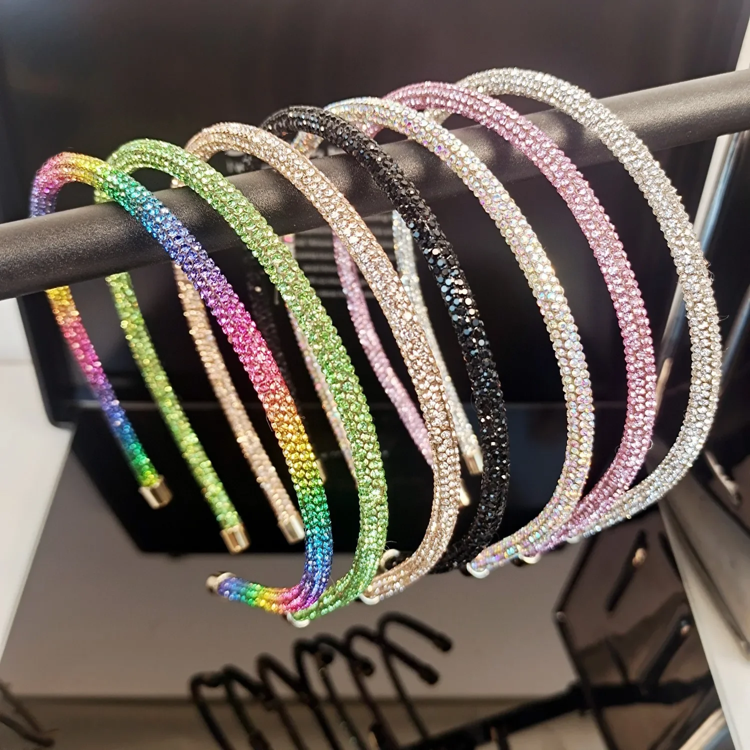 Korean Hair Accessories With Light Luxury and High-end Feel Rhinestone Fine edge Headband Versatile Temperament Lady
Korean Hair Accessories With Light Luxury and High-end Feel Rhinestone Fine edge Headband Versatile Temperament Lady