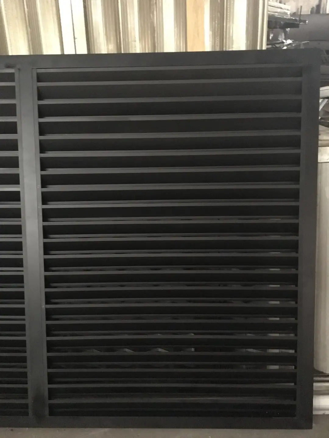 Modern Style Aluminum Alloy Balcony Privacy Fence In-Stock Garden Horizontal Slat Fencing with Louver Frame Bar
Modern Style Aluminum Alloy Balcony Privacy Fence In-Stock Garden Horizontal Slat Fencing with Louver Frame Bar