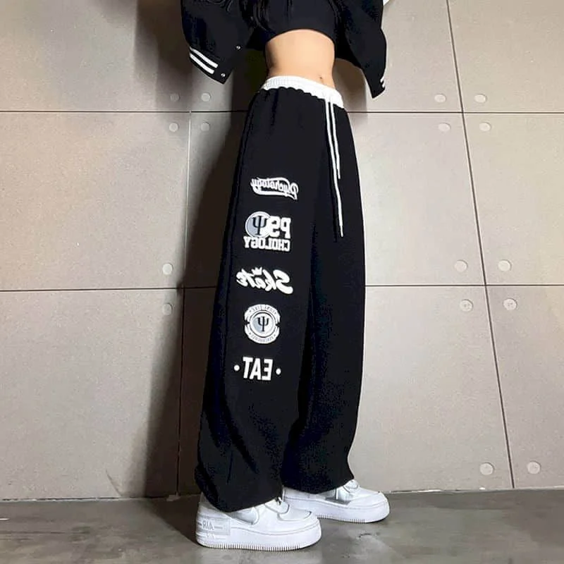 Black Casual Women's Pants Sporty Sweatpants Korean Fashion Leggings Y2k Pants Women Clothing Lace-up Baggy Pants Loose Pants
Black Casual Women's Pants Sporty Sweatpants Korean Fashion Leggings Y2k Pants Women Clothing Lace-up Baggy Pants Loose Pants