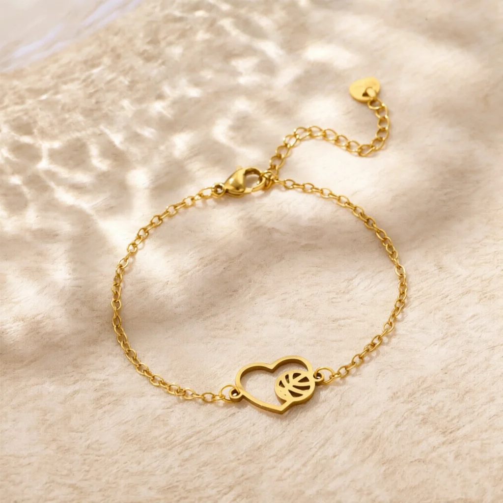 Stainless steel heart-shaped basketball pendant bracelet with hollow design - a sporty series of jewelry. Jewelry gift
Stainless steel heart-shaped basketball pendant bracelet with hollow design - a sporty series of jewelry. Jewelry gift