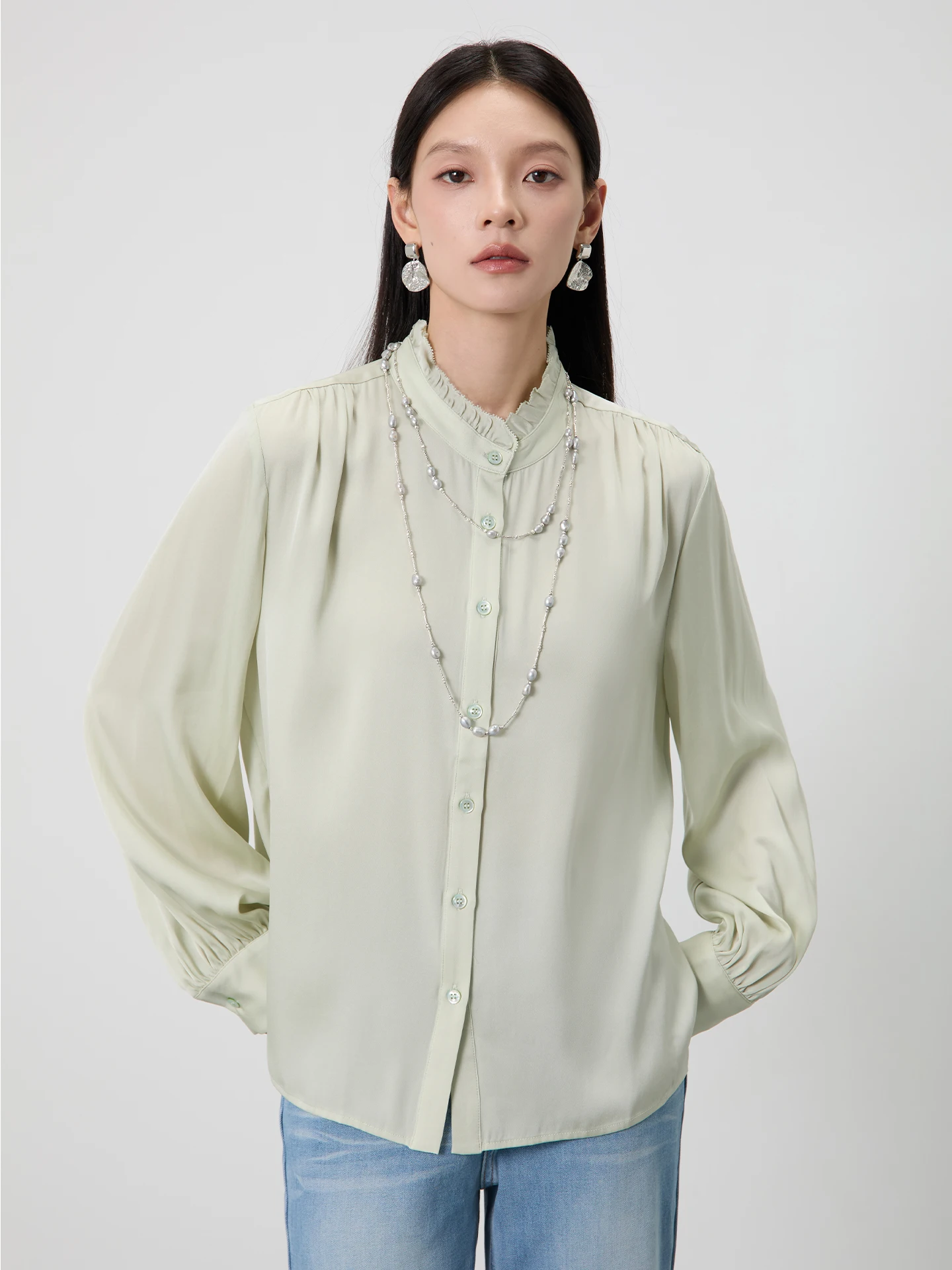 Spring New Style Slimming Women's Silk Shirt with Black Ear Collar Commute Business French Style Loose Fit Long Sleeve Shirt
Spring New Style Slimming Women's Silk Shirt with Black Ear Collar Commute Business French Style Loose Fit Long Sleeve Shirt