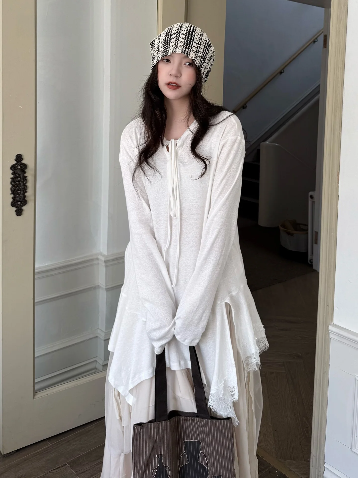 Handmade Lace Splicing Long Sleeve T-Shirt Mid-Length Nostalgic Knotting Belt Casual Style Women's Cotton Shirt
Handmade Lace Splicing Long Sleeve T-Shirt Mid-Length Nostalgic Knotting Belt Casual Style Women's Cotton Shirt