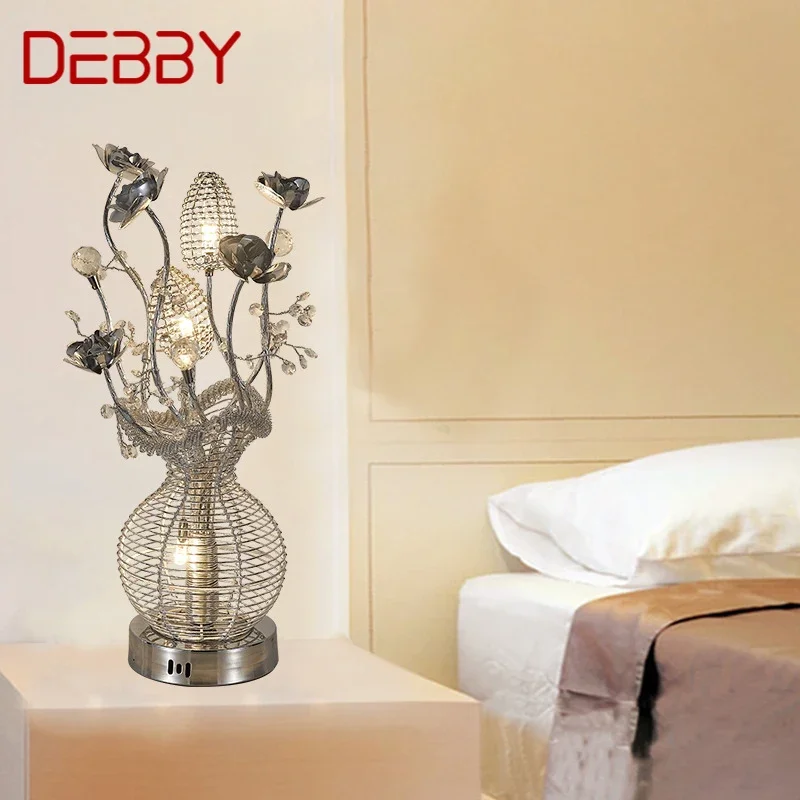 DEBBY Nordic Современная настольная лампа Модная художественная гостиная Спальня Светодиодный оригинальный алюминиевый провод Настольный светильник
DEBBY Nordic Современная настольная лампа Модная художественная гостиная Спальня Светодиодный оригинальный алюминиевый провод Настольный светильник