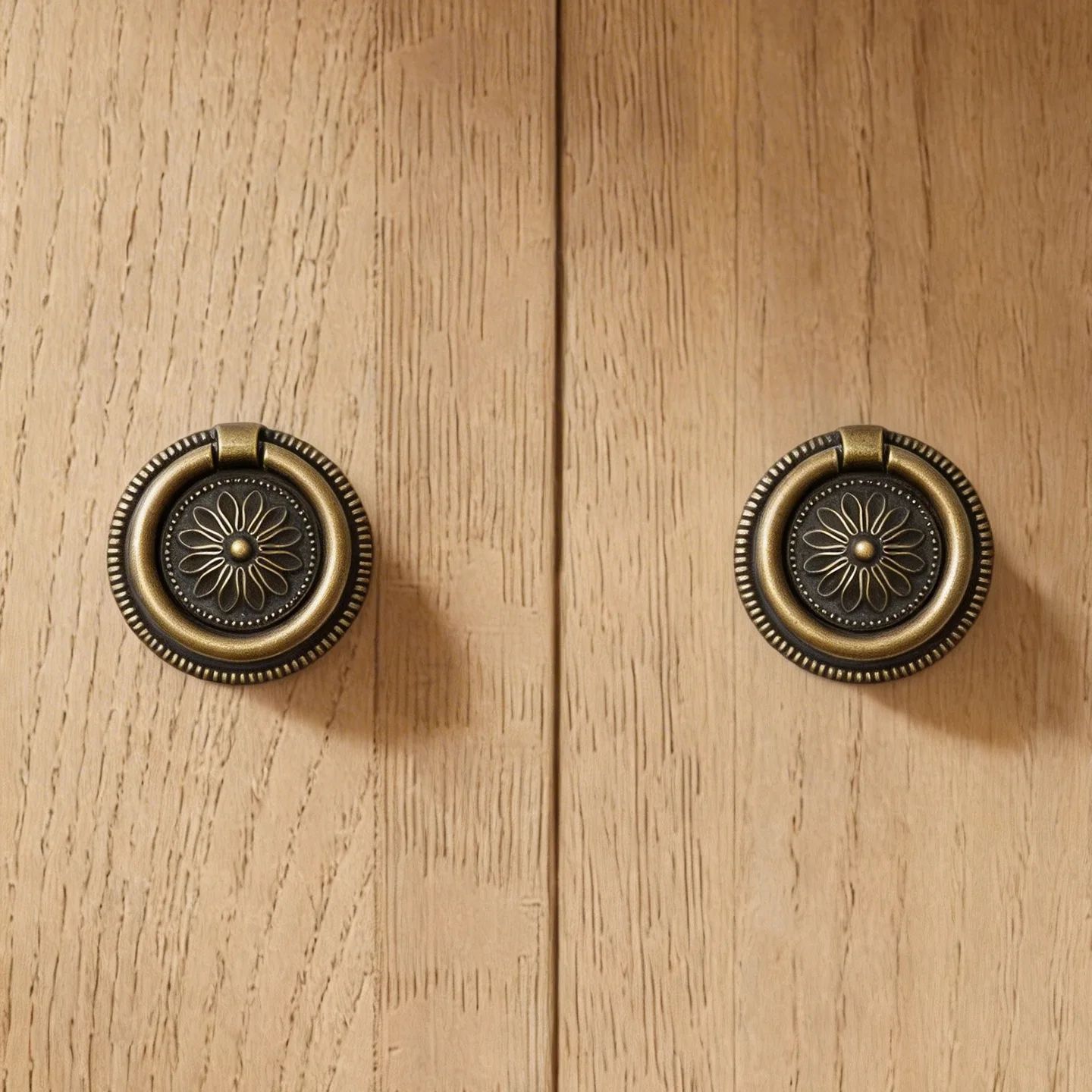 Vintage Floral Cabinet Pulls, 54mm Diameter, 2-Pack Round Base with Ring, 3 Finishes, Zinc Alloy Handles with Screws for Drawer
Vintage Floral Cabinet Pulls, 54mm Diameter, 2-Pack Round Base with Ring, 3 Finishes, Zinc Alloy Handles with Screws for Drawer