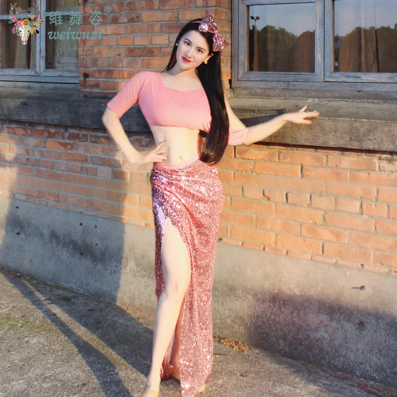 Belly Dancing Sequin Performance Set Elegant and Comfortable Modal Practice Clothes for Women's Oriental Dance Training Clothing
Belly Dancing Sequin Performance Set Elegant and Comfortable Modal Practice Clothes for Women's Oriental Dance Training Clothing