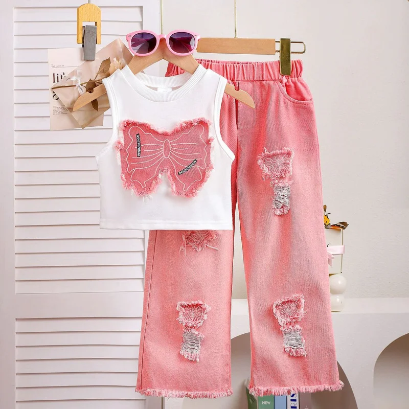 Summer girls' two-piece set: sleeveless denim top with embroidery and bow, and ripped denim pants
Summer girls' two-piece set: sleeveless denim top with embroidery and bow, and ripped denim pants