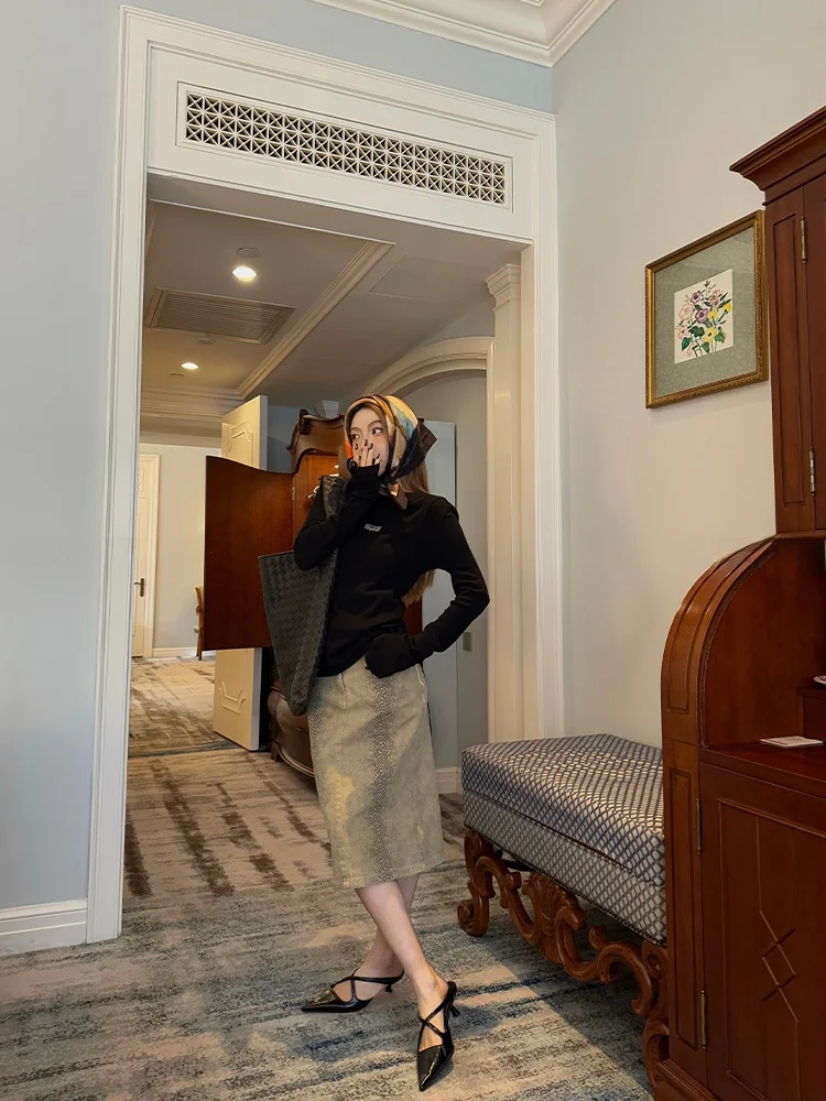 Bla High Elastici Fake Two-Piece Base irt Women's Autumn Winter 00 Cotton Letter Print Side Slit Slimming Sweet Spicy
Bla High Elastici Fake Two-Piece Base irt Women's Autumn Winter 00 Cotton Letter Print Side Slit Slimming Sweet Spicy