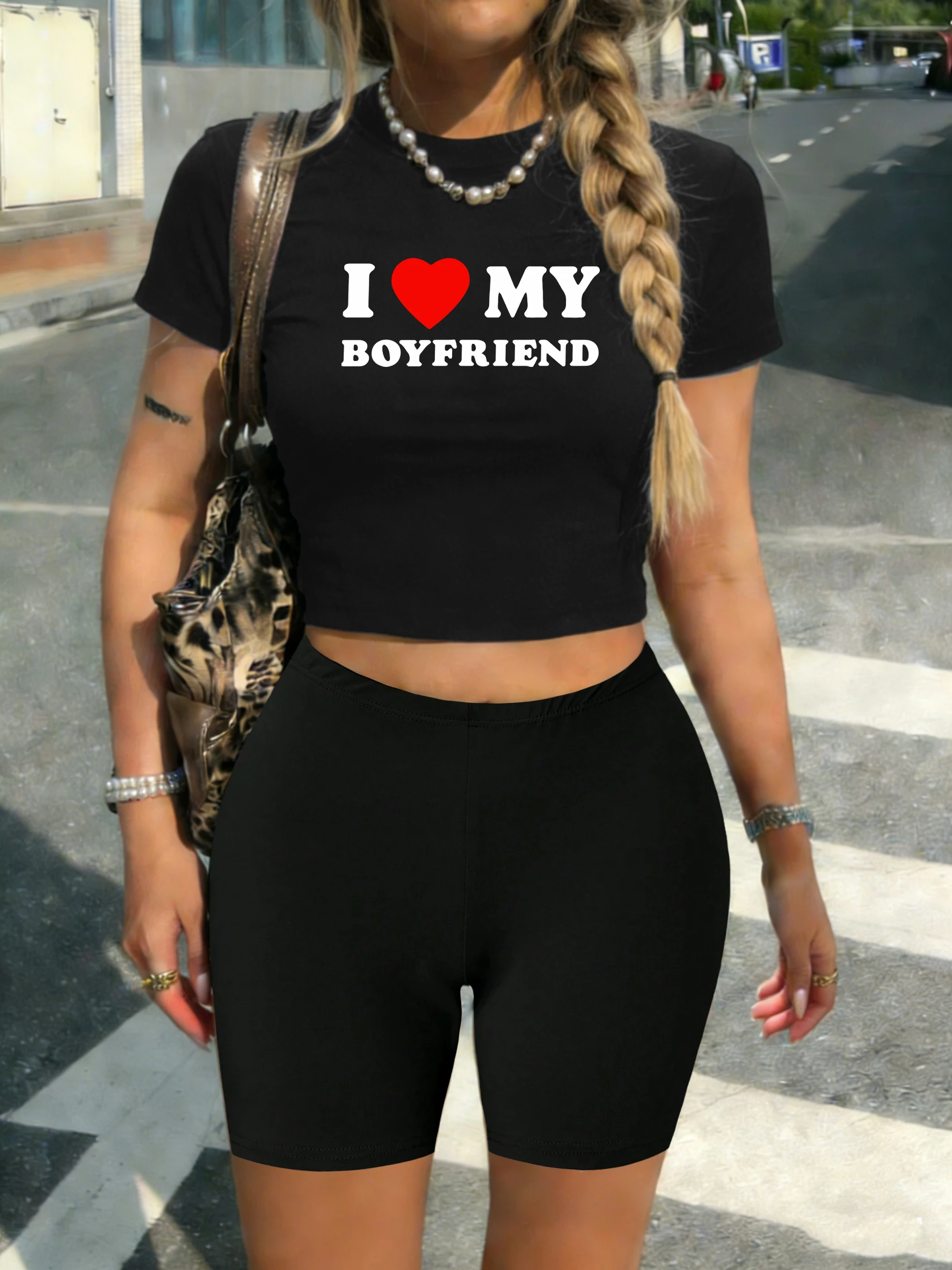 Футболки с графическим принтом для пар I Love My Boyfriend, женские стильные удобные укороченные топы, повседневная одежда, модные облегающие шорты
Футболки с графическим принтом для пар I Love My Boyfriend, женские стильные удобные укороченные топы, повседневная одежда, модные облегающие шорты