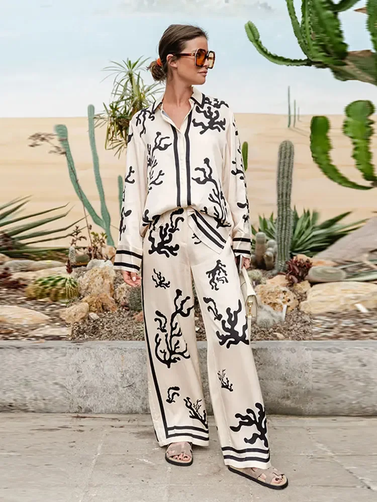 Elegant Print Women's Stain Pants Set Spring Summer Loose Lapel Long Sleeve Shirt 2 Pieces Sets Casual Female Soft Home Suit
Elegant Print Women's Stain Pants Set Spring Summer Loose Lapel Long Sleeve Shirt 2 Pieces Sets Casual Female Soft Home Suit