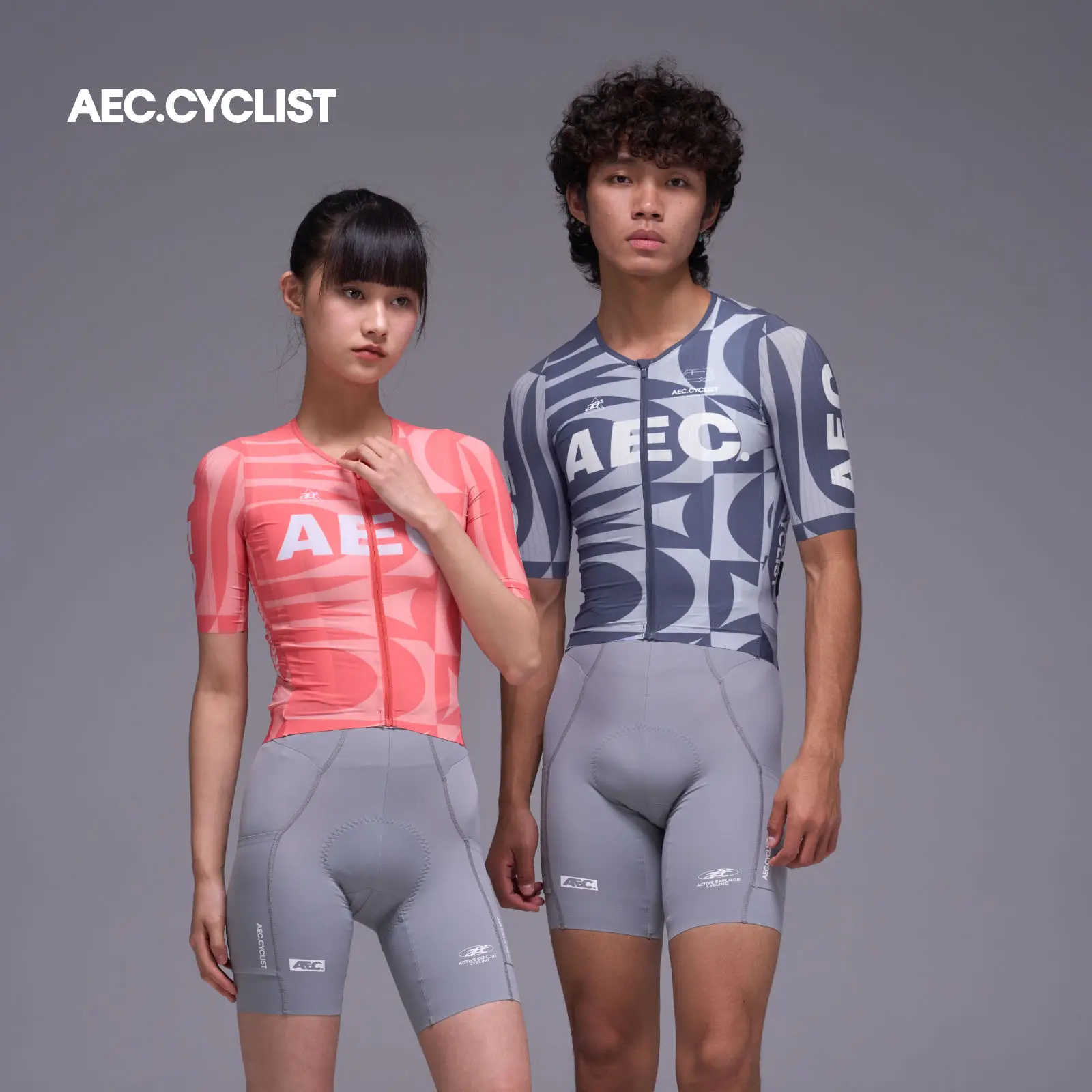 AEC Racing Series Cycling Jersey Men Women's Short Sleeve Riding Bike Shirts 2026 Summer Breathable Quick Dry Bike Tops MTB
AEC Racing Series Cycling Jersey Men Women's Short Sleeve Riding Bike Shirts 2026 Summer Breathable Quick Dry Bike Tops MTB