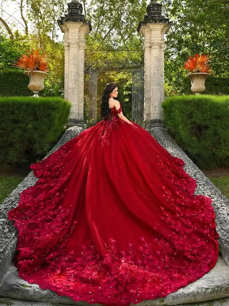 Luxury red princess ball gown quinceañera dresses beads flowers appliques Crystal birthday party for 15th girls custom
Luxury red princess ball gown quinceañera dresses beads flowers appliques Crystal birthday party for 15th girls custom