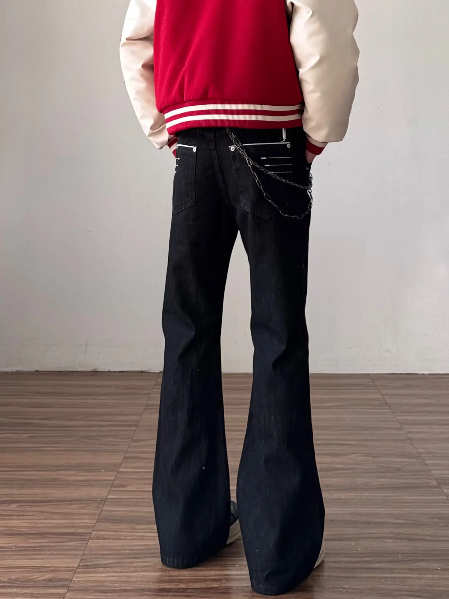 Spring Autumn Men's Slim Fit Straight Leg Jeans Bell Bottoms Original Denim Red Ear Four Line Design Sensation Black Pants
Spring Autumn Men's Slim Fit Straight Leg Jeans Bell Bottoms Original Denim Red Ear Four Line Design Sensation Black Pants