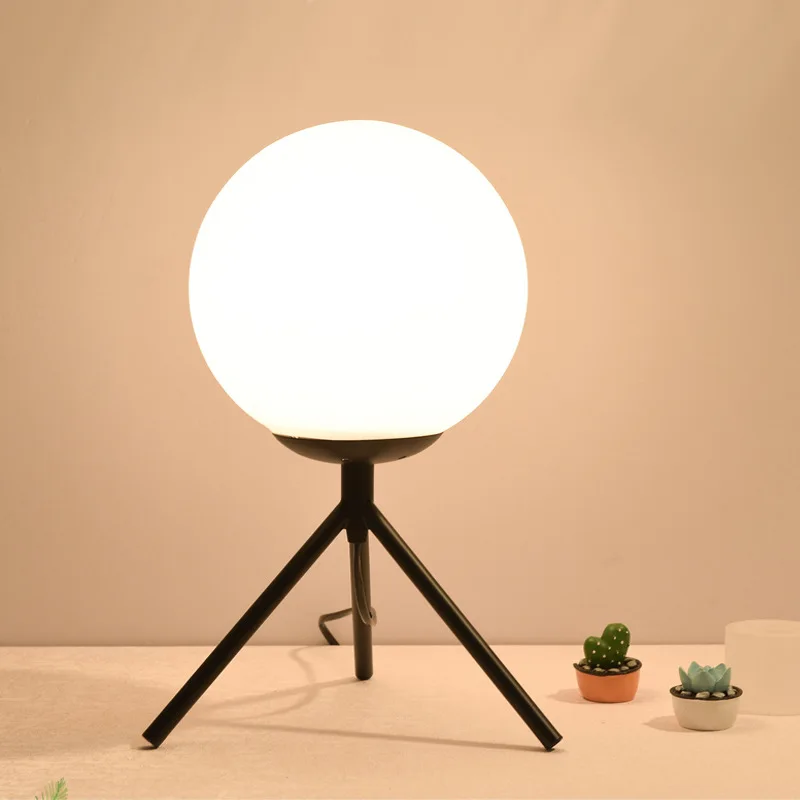 Spherical Gold Black Bedroom Bedside Table Light Fashionable Dining Room Glass Ball E27 Table Lamp For Restaurant Home Decor
Spherical Gold Black Bedroom Bedside Table Light Fashionable Dining Room Glass Ball E27 Table Lamp For Restaurant Home Decor