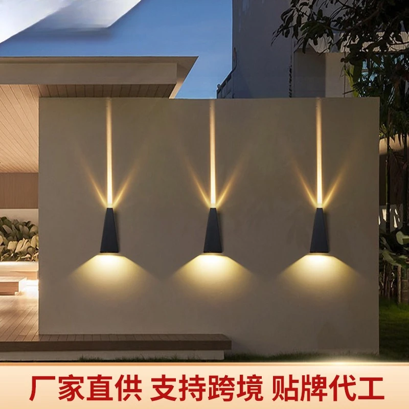 New light luxury outdoor wall lamp European simple bedroom bedside lamp up and down luminous wall lamp aluminum interior 
New light luxury outdoor wall lamp European simple bedroom bedside lamp up and down luminous wall lamp aluminum interior