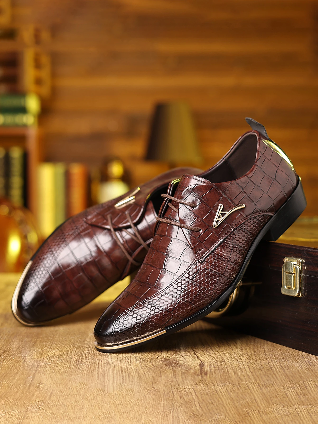 1 Pair Men's Crocodile Pattern PU Upper Rubber Sole Comfortable Business Casual Low Top Round Toe Lace Up Shoes For Office
1 Pair Men's Crocodile Pattern PU Upper Rubber Sole Comfortable Business Casual Low Top Round Toe Lace Up Shoes For Office
