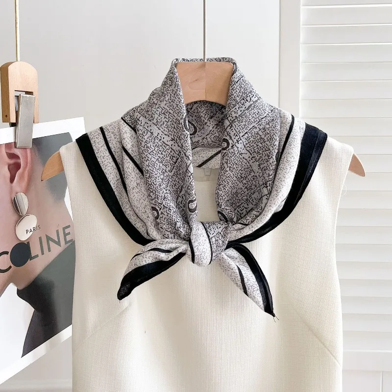Elegant 68x68cm Cotton-Linen Feel Women's Scarf Korean Fashion Sunscreen Shawl Classic Versatile Office Lady Shirt Wrap
Elegant 68x68cm Cotton-Linen Feel Women's Scarf Korean Fashion Sunscreen Shawl Classic Versatile Office Lady Shirt Wrap