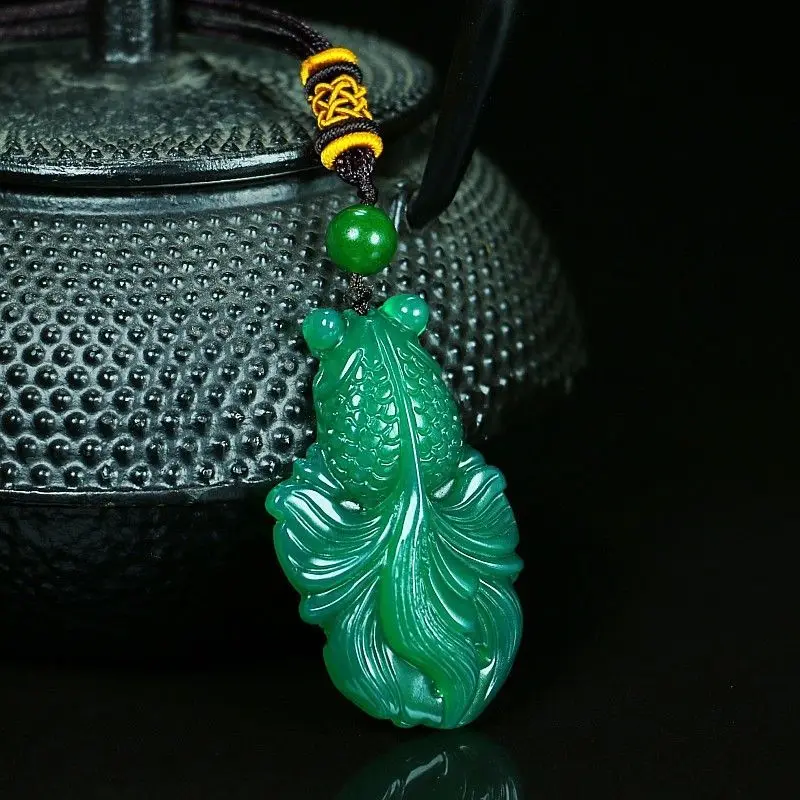 The Emperor Green Pendant Has More Than One Big Goldfish Men's and Women's Necklaces Every Year.
The Emperor Green Pendant Has More Than One Big Goldfish Men's and Women's Necklaces Every Year.