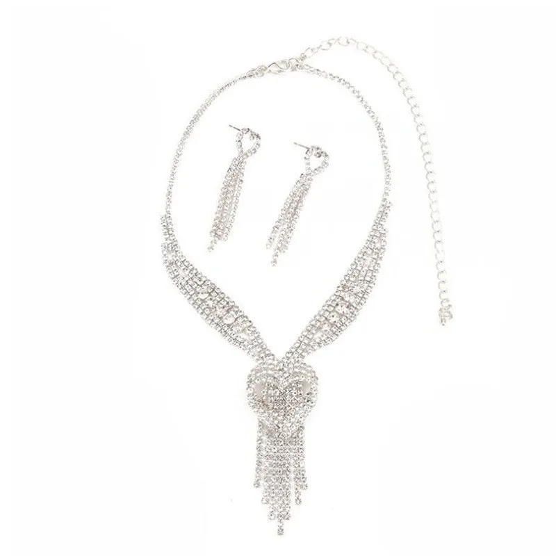 New wedding dress bridal jewelry set, love full diamond three-layer fringed necklace women
New wedding dress bridal jewelry set, love full diamond three-layer fringed necklace women
