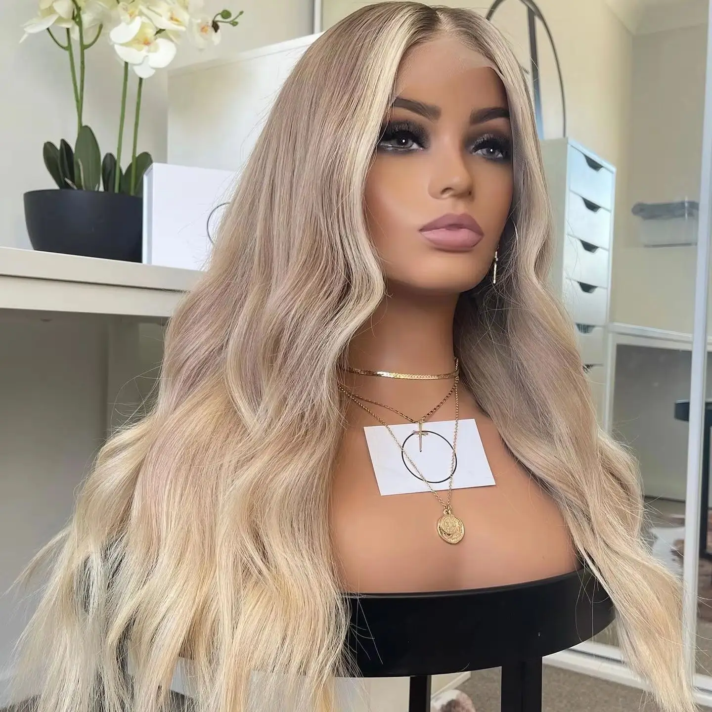 Omber Light Blonde Synthetic Wigs Highlight Mix Color Deep Wave Lace Frontal Wigs On Clearance Sale High Quality PrePlucked Wigs
Omber Light Blonde Synthetic Wigs Highlight Mix Color Deep Wave Lace Frontal Wigs On Clearance Sale High Quality PrePlucked Wigs