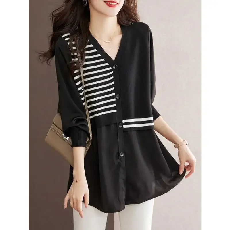 Fashion V-Neck Spliced Striped Asymmetrical Shirt Women's Clothing 2025 Autumn New Oversized Loose Casual Tops Korean BlouseXY47
Fashion V-Neck Spliced Striped Asymmetrical Shirt Women's Clothing 2025 Autumn New Oversized Loose Casual Tops Korean BlouseXY47