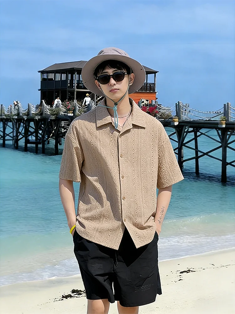 Lightweight Breathable Men's Cuban Collar ort Sve irt Hollow Design Summer Cool Feeling Sun Protection Casual irt
Lightweight Breathable Men's Cuban Collar ort Sve irt Hollow Design Summer Cool Feeling Sun Protection Casual irt