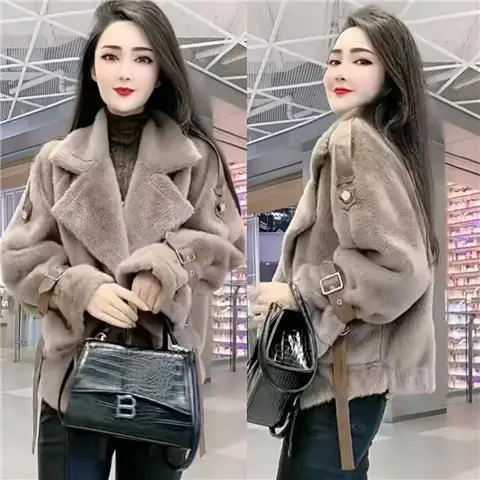 Женское пальто из искусственного меха, однотонный двубортный кардиган в винтажном стиле, модель T998 на зиму, 2024
Женское пальто из искусственного меха, однотонный двубортный кардиган в винтажном стиле, модель T998 на зиму, 2024