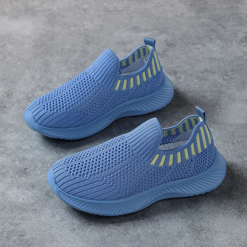 New spring children's casual sneakers flying mesh are convenient to put on and take off, soft, durable, breathable and light
New spring children's casual sneakers flying mesh are convenient to put on and take off, soft, durable, breathable and light